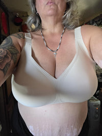 This bra lifts and is comfortable